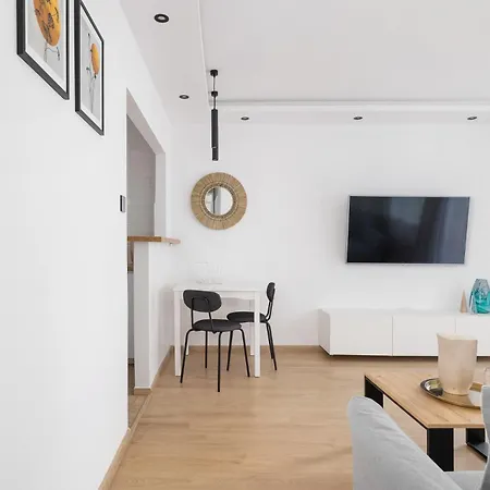 Apartment with Balcony - Łobzowska 57 street